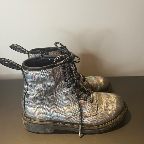 Dr. Martens kids boots iridescent size 2 preloved - Picture 3 of 6